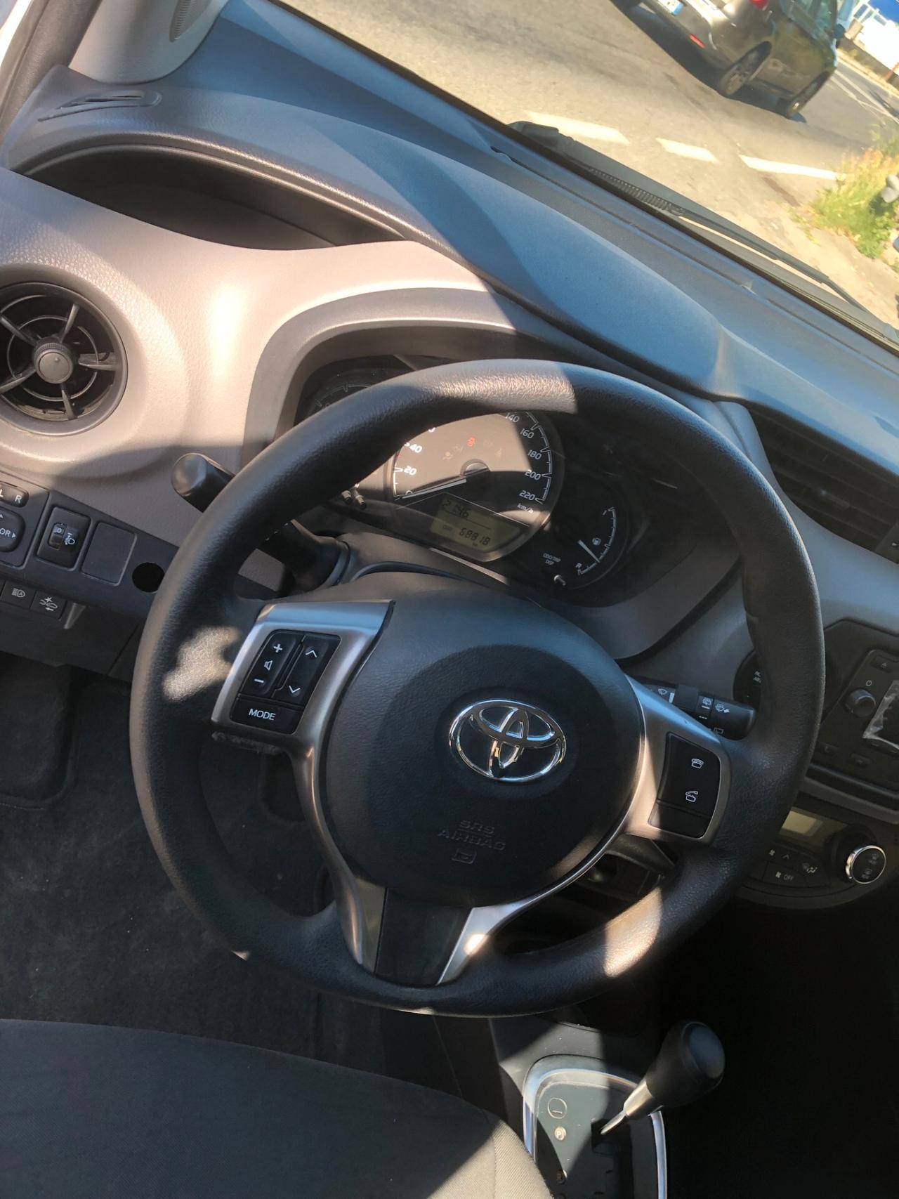 Toyota Yaris 1.5 Hybrid 5 porte Cool
