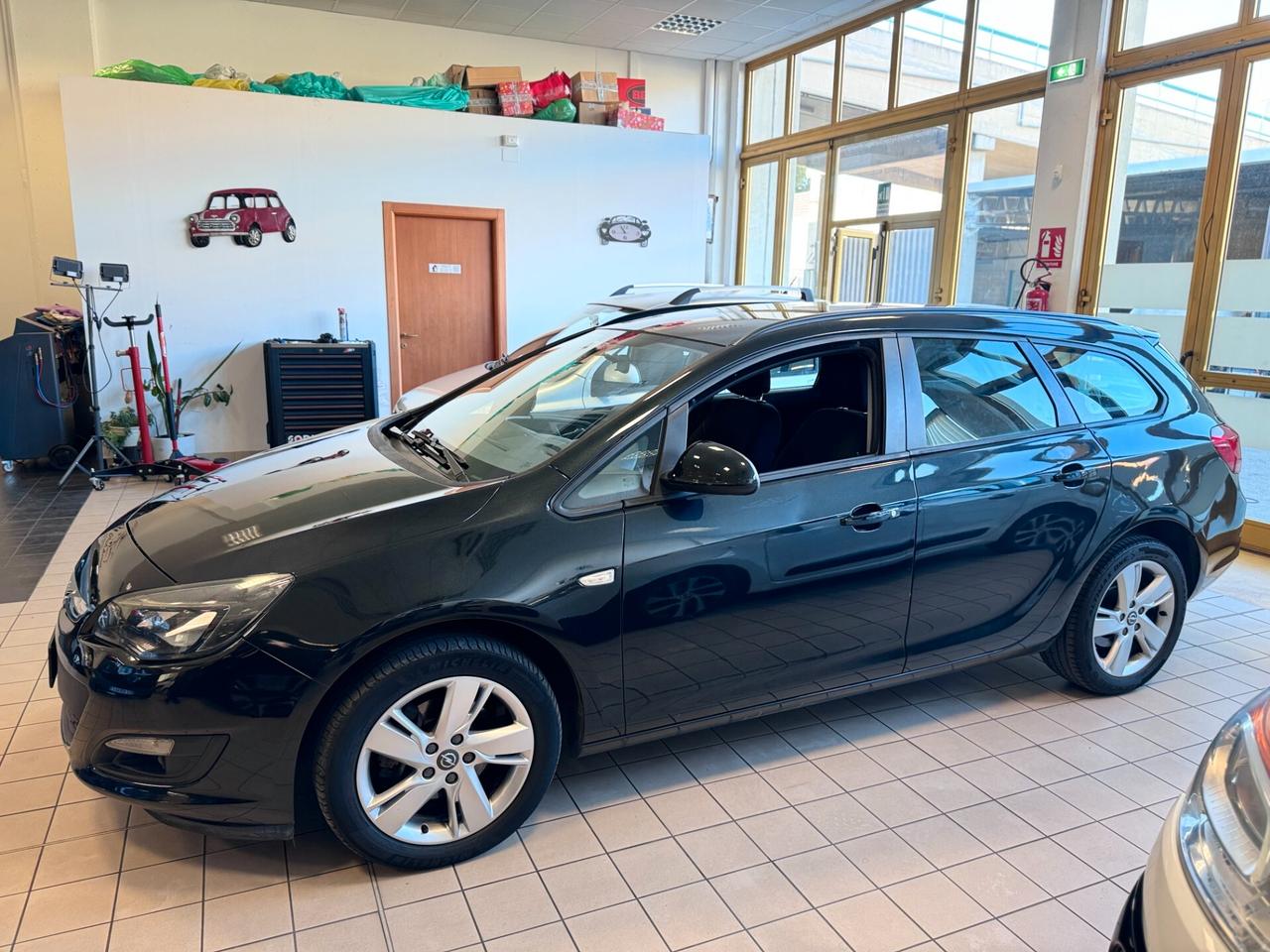 Opel Astra 1.7 CDTI 110CV Sports Tourer Cosmo