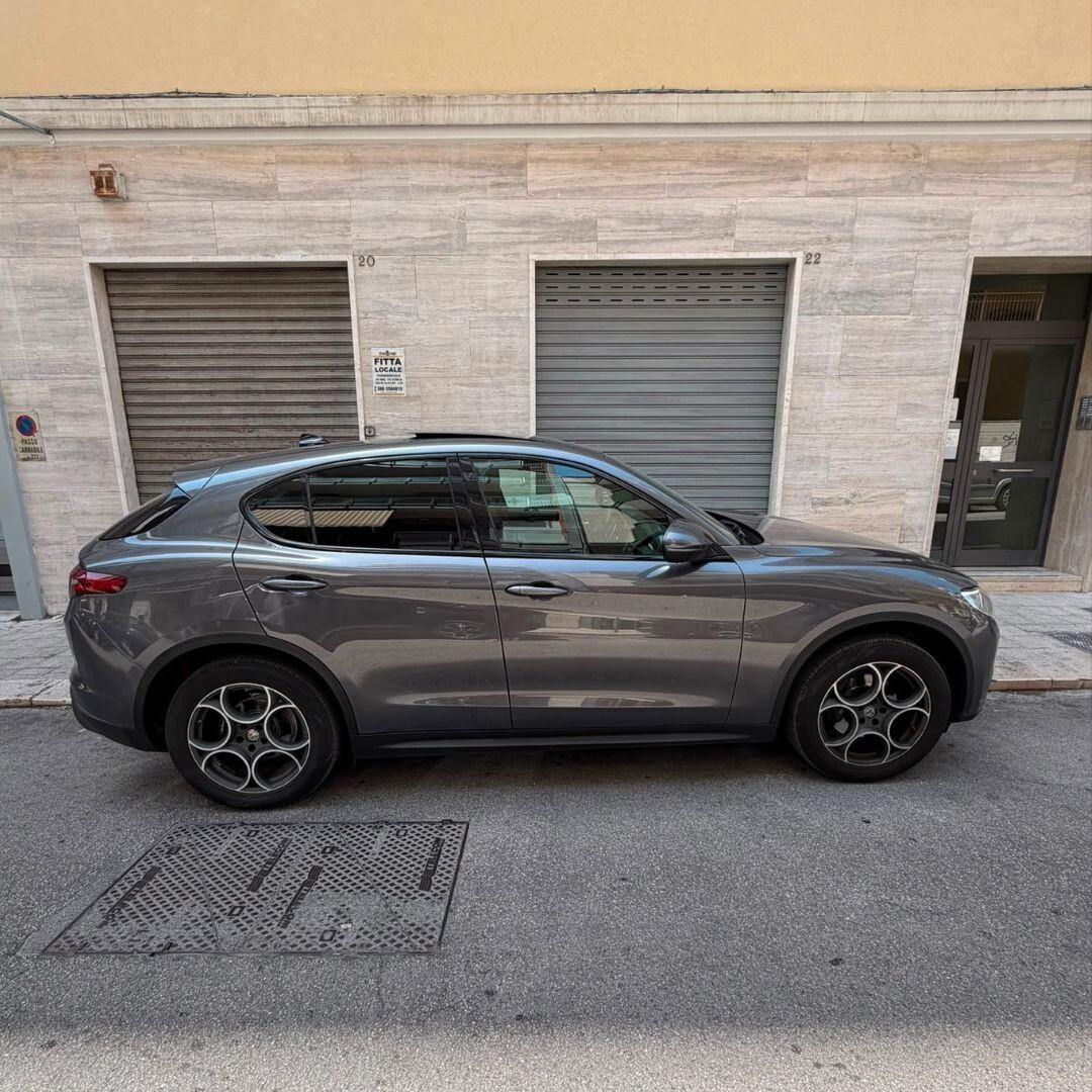 Alfa Romeo Stelvio 2.2 Turbodiesel Q4 - 210 CV