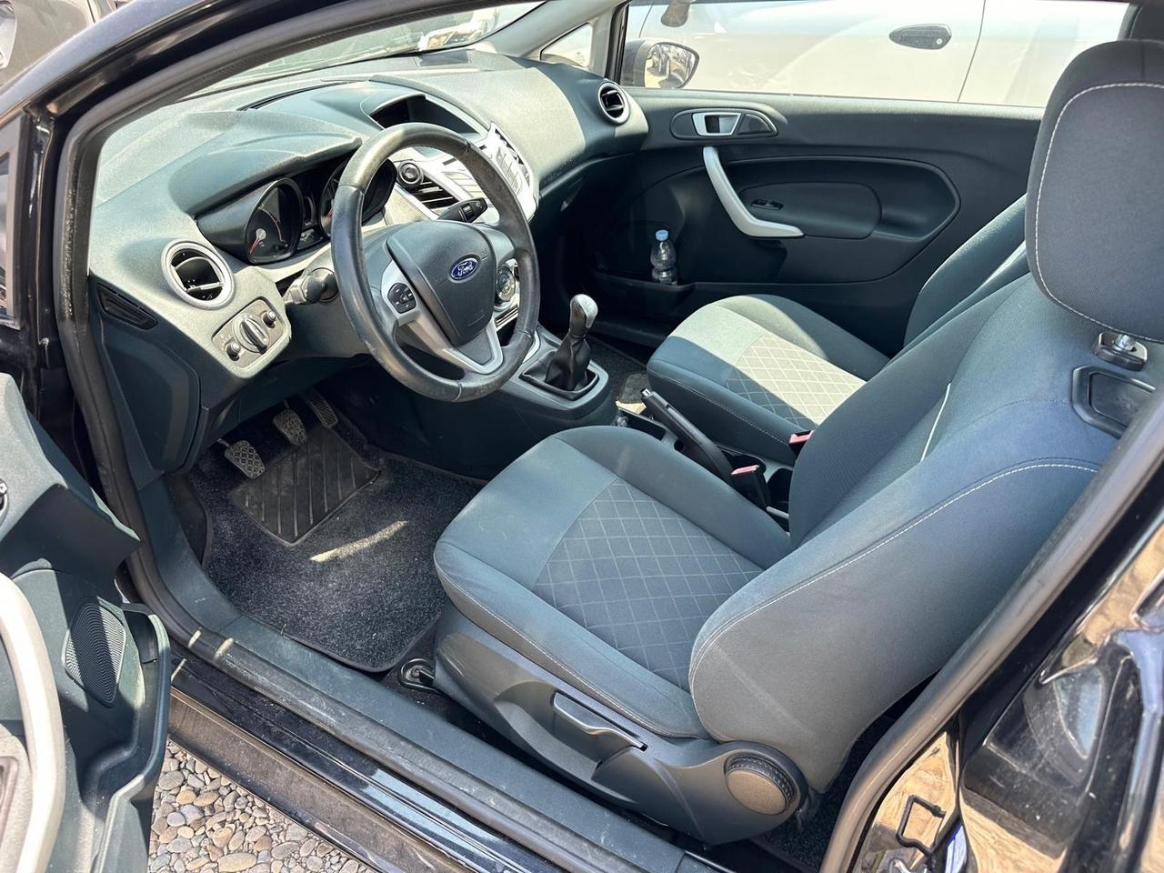 Ford Fiesta 1.4 TDCi 70CV 3 porte Titanium neopatentati