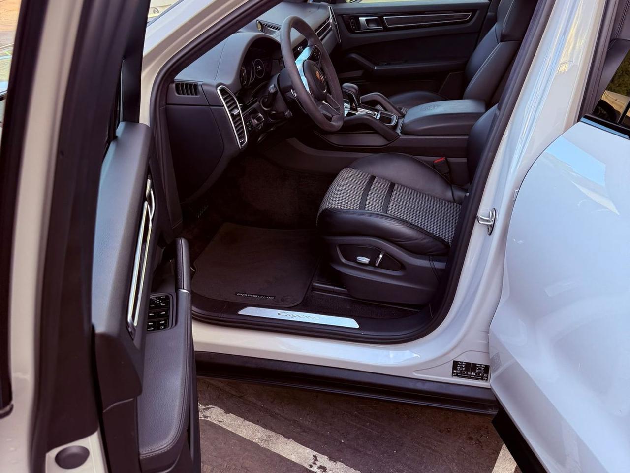 Porsche Cayenne 3.0 E-Hybrid #7729