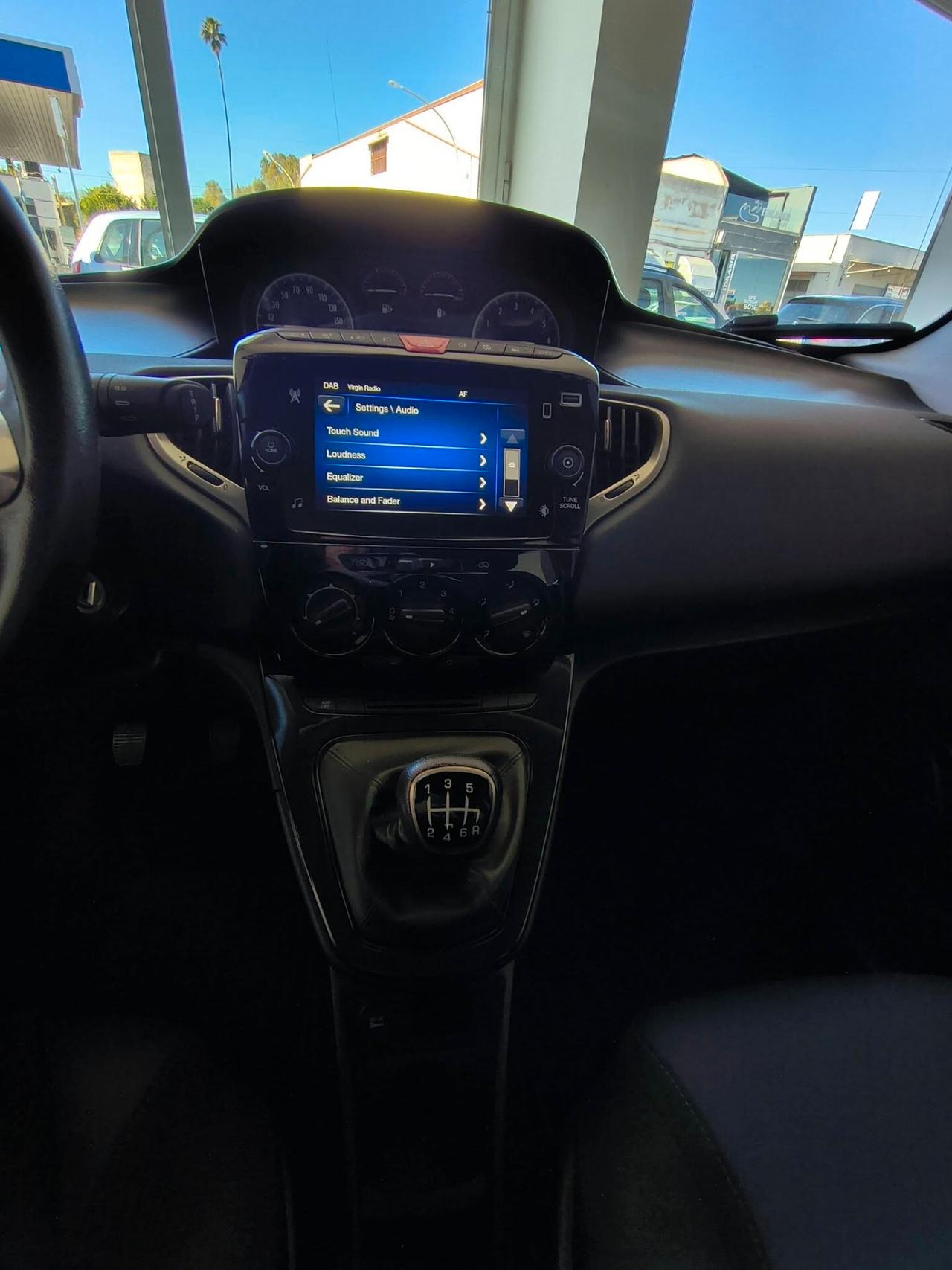 Lancia Ypsilon 1.0 FireFly 5 porte S&S Hybrid Gold