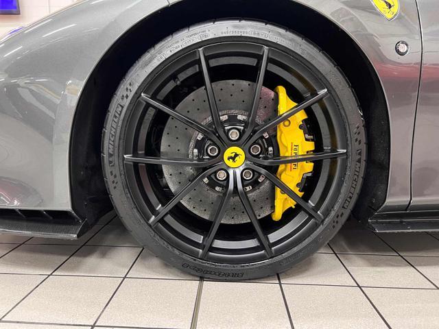 FERRARI F8 CARBON|LIFT|CARPLAY|SURROUND