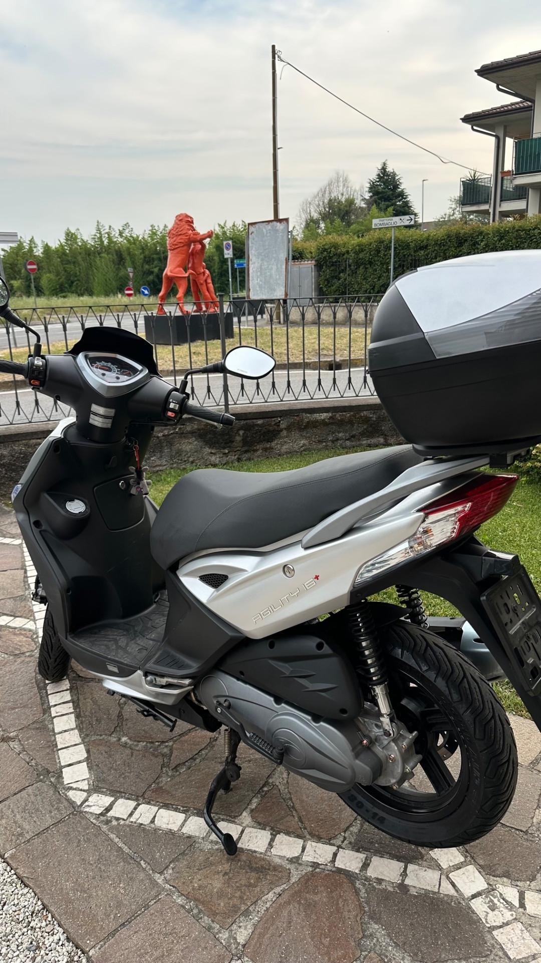 Kymco Agility 125 R 16 Plus Parabrezza e bauletto