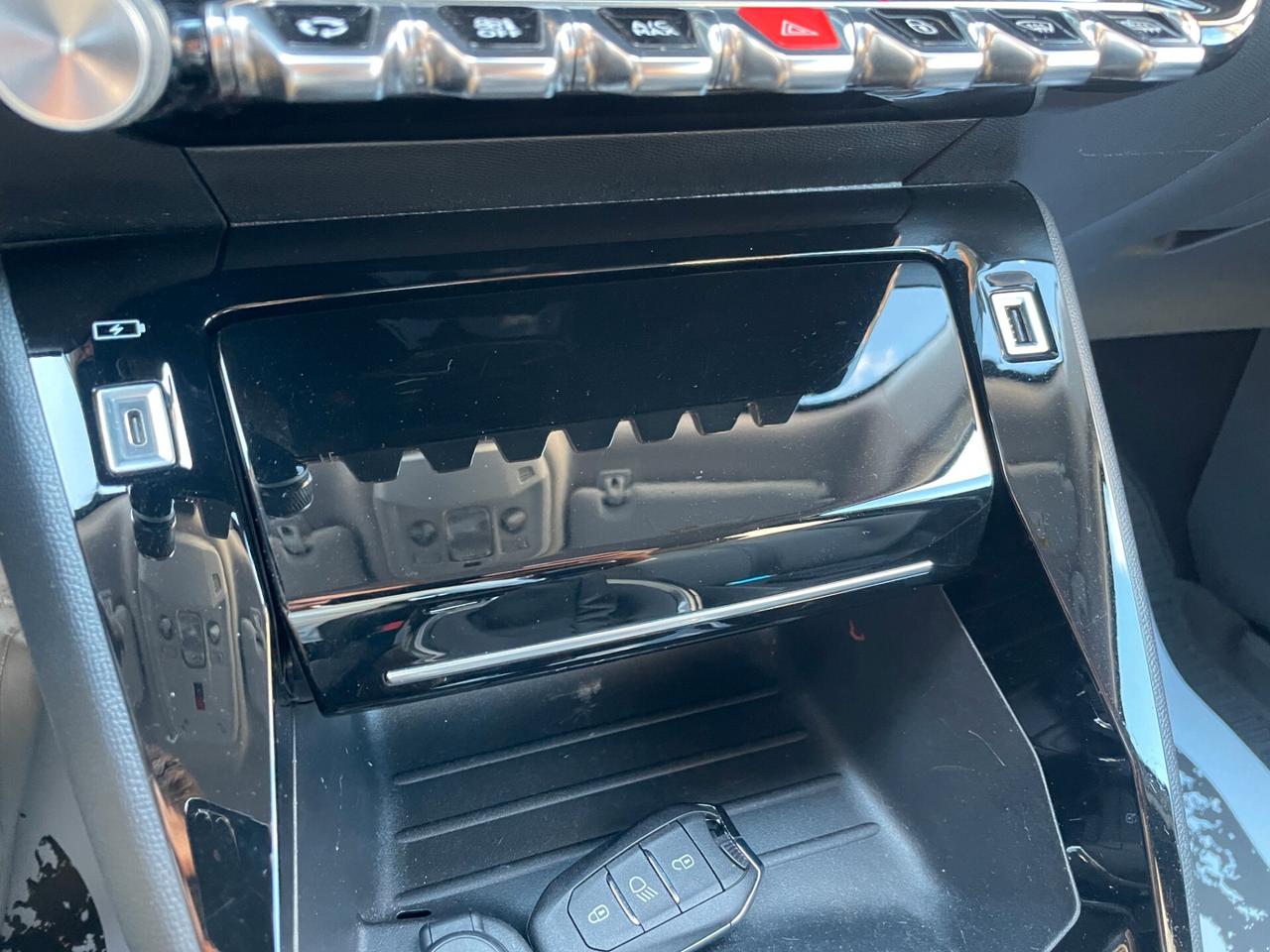 Peugeot 2008 UNICO PROPRIETARIO - SERVICE COMPLETO