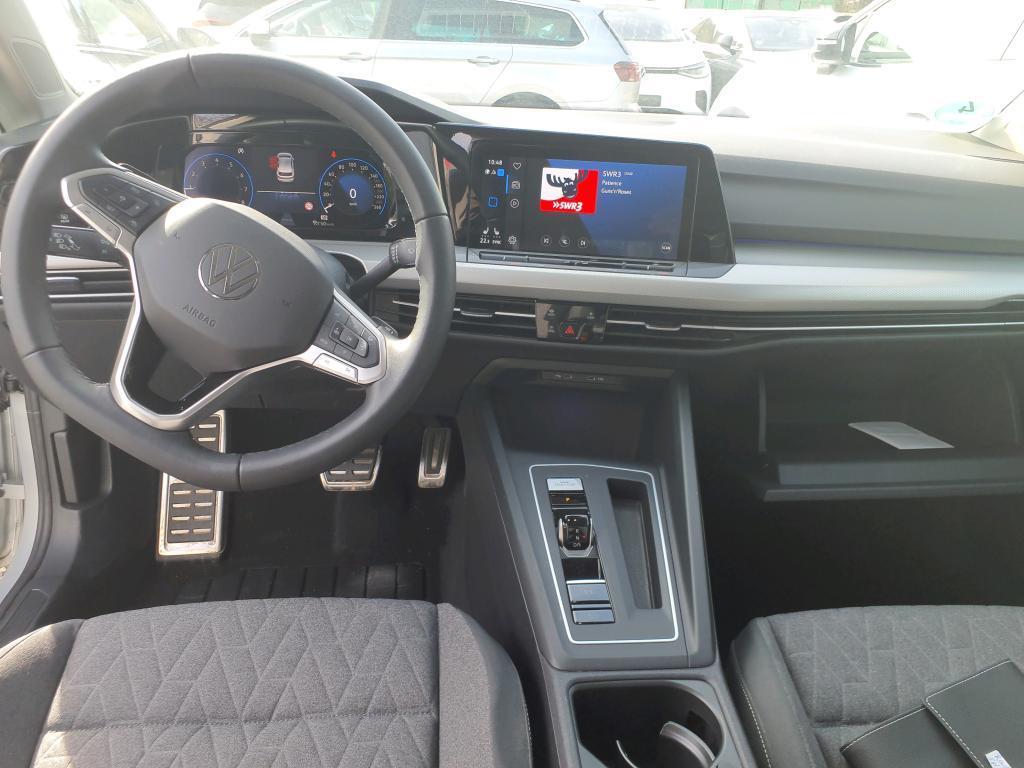 Volkswagen Golf 1.0 eTSI DSG Move LED Performance, Navi, Retrocamera, Sedili riscaldati