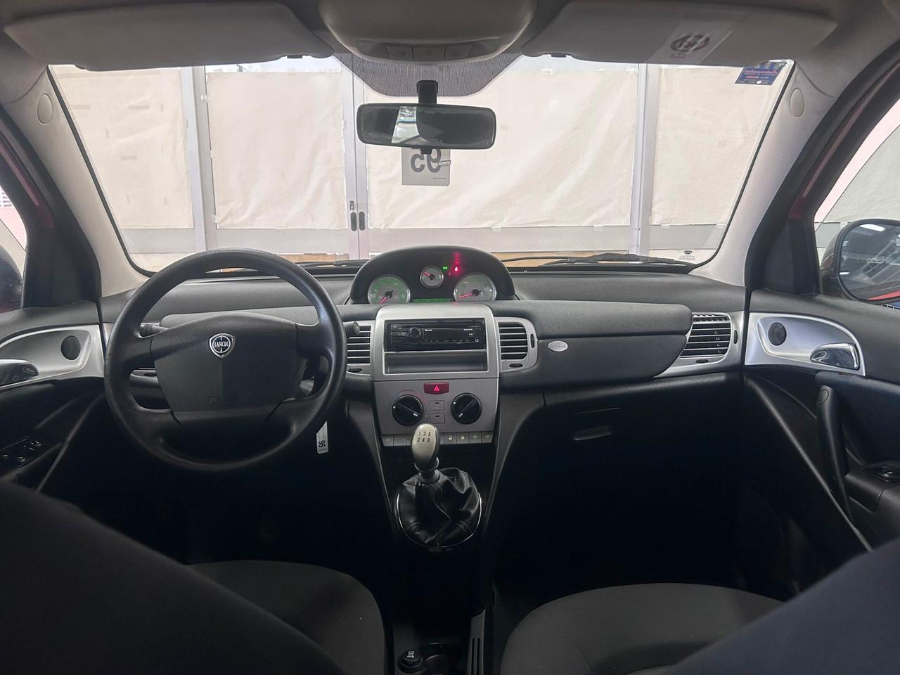 Lancia Ypsilon 1.2 69 CV Unyca