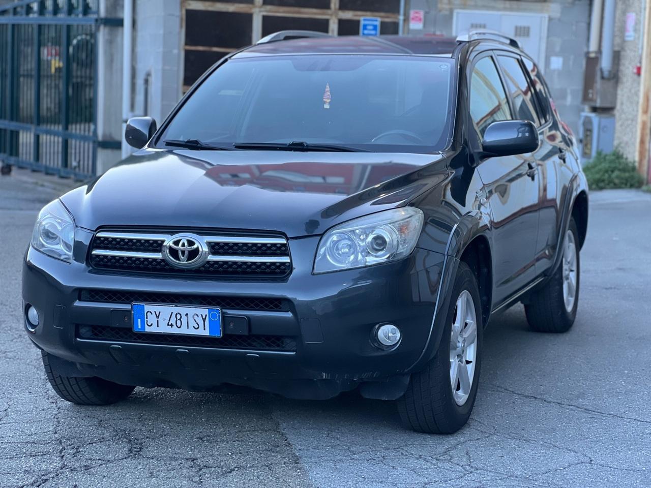 Toyota RAV 4 RAV4 2.2 D-4D 136 CV Sol 4x4 super accessoriata