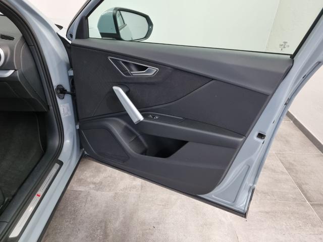 AUDI Q2 40 TFSI quattro S tronic SLINE Identity Black
