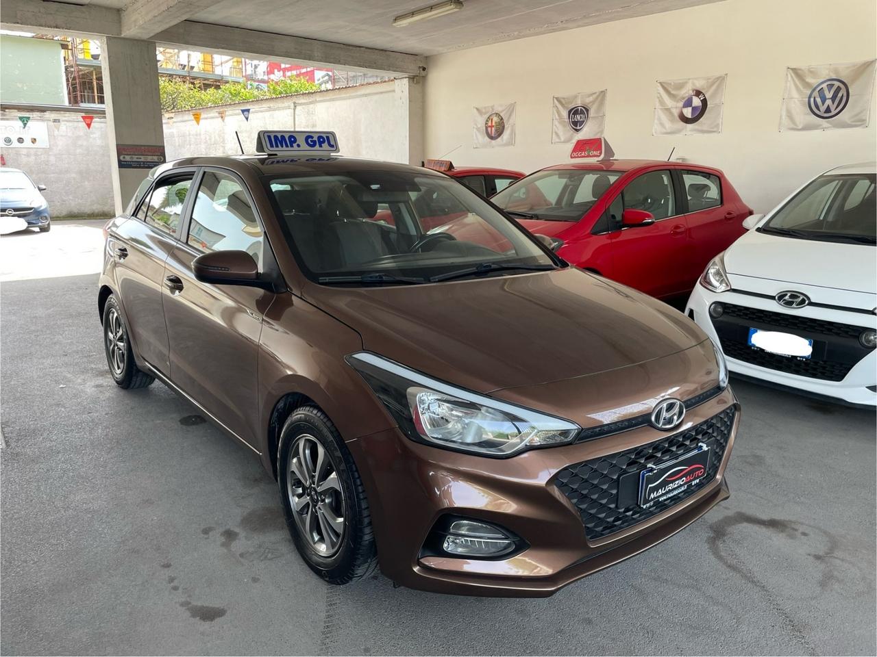 HYUNDAI I-20 GPL DI SERIE SPORT NAV RETROCAMERA ECC