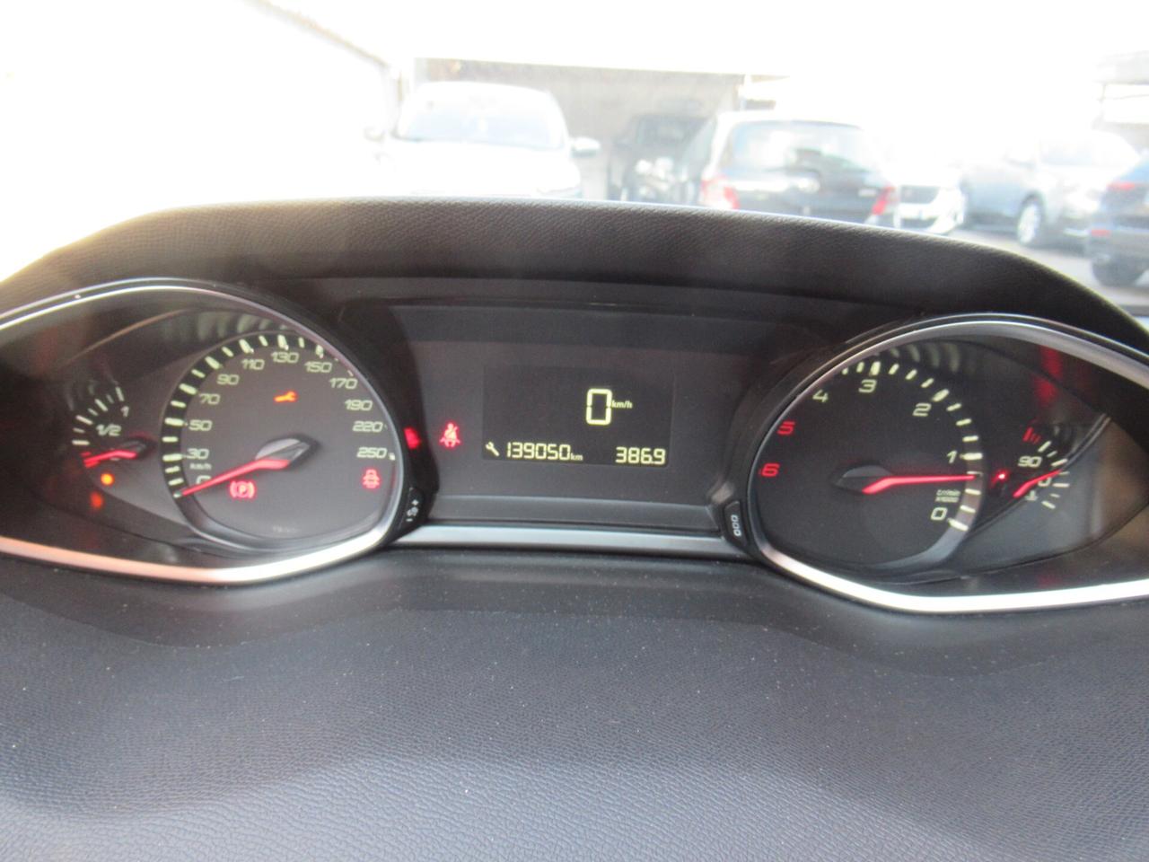 Peugeot 308 BlueHDi 130 S&S Allure