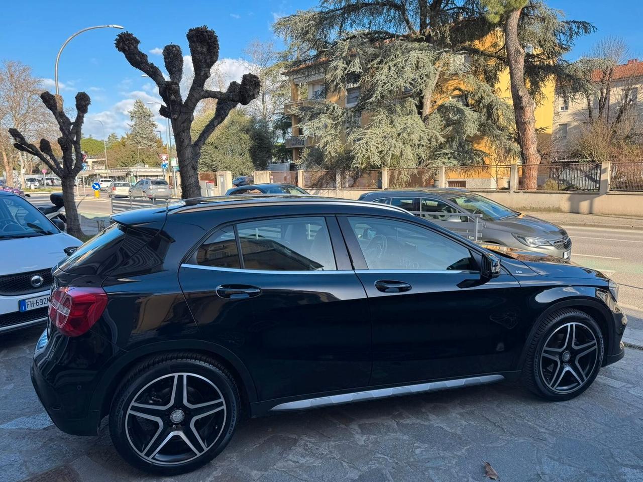 MERCEDES GLA 200D AUTOMATIC PREMIUM
