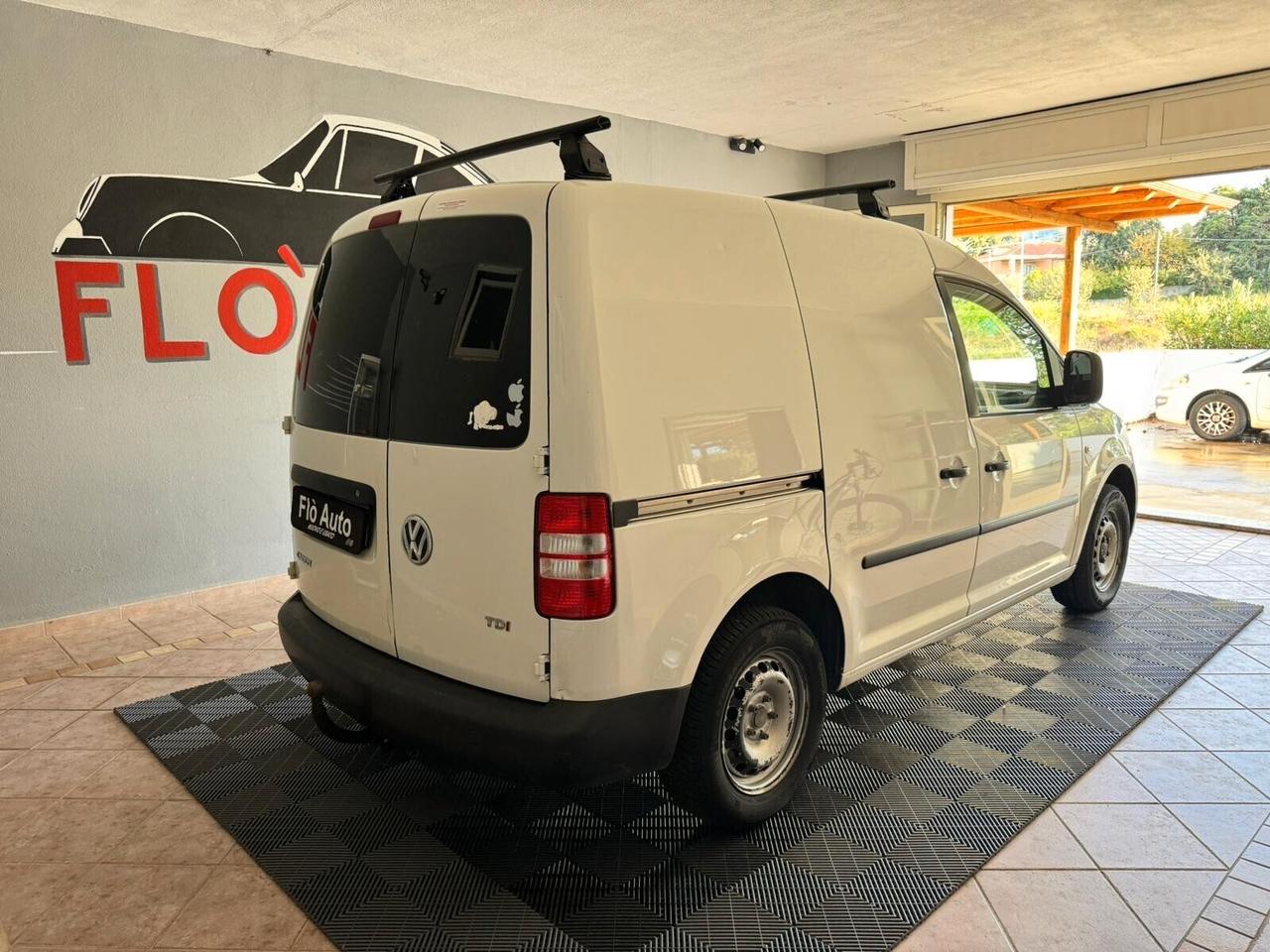 Volkswagen Caddy GANCIO TRAINO E CARRELLO
