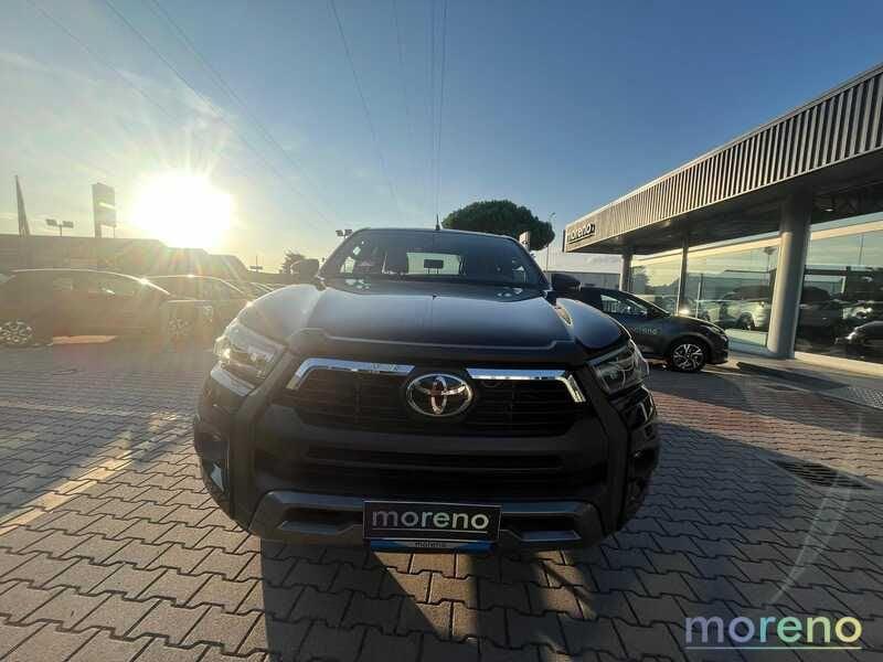 Toyota Hilux 2.8 d double cab Invincible 4wd Auto