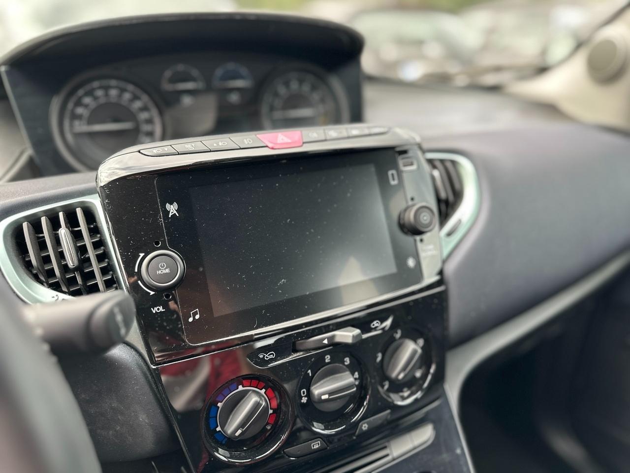 LANCIA Ypsilon III 2021 - Ypsilon 1.0 firefly hybrid Gold s&s 70cv 5p.ti