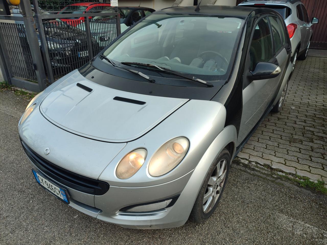 SMART FORFOUR BENZINA TETTO PANORAMICO X NEOPATENTATI