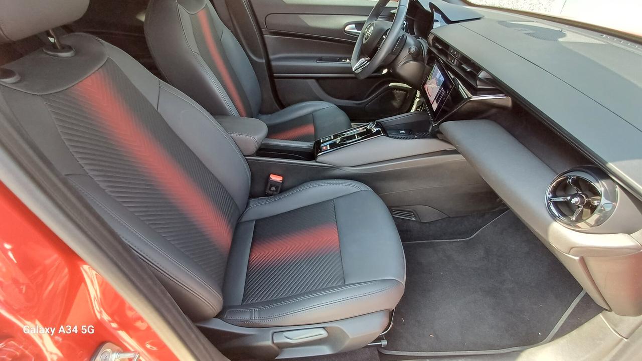 Alfa Romeo Junior 1.2 145 CV Hybrid eDCT6 Speciale