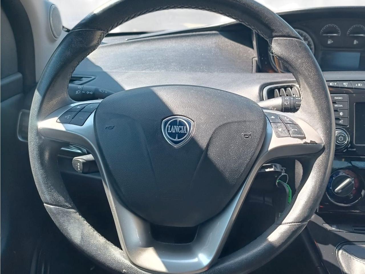 Lancia Ypsilon 1.0 FireFly 5 porte S&S Hybrid Ecochic Gold
