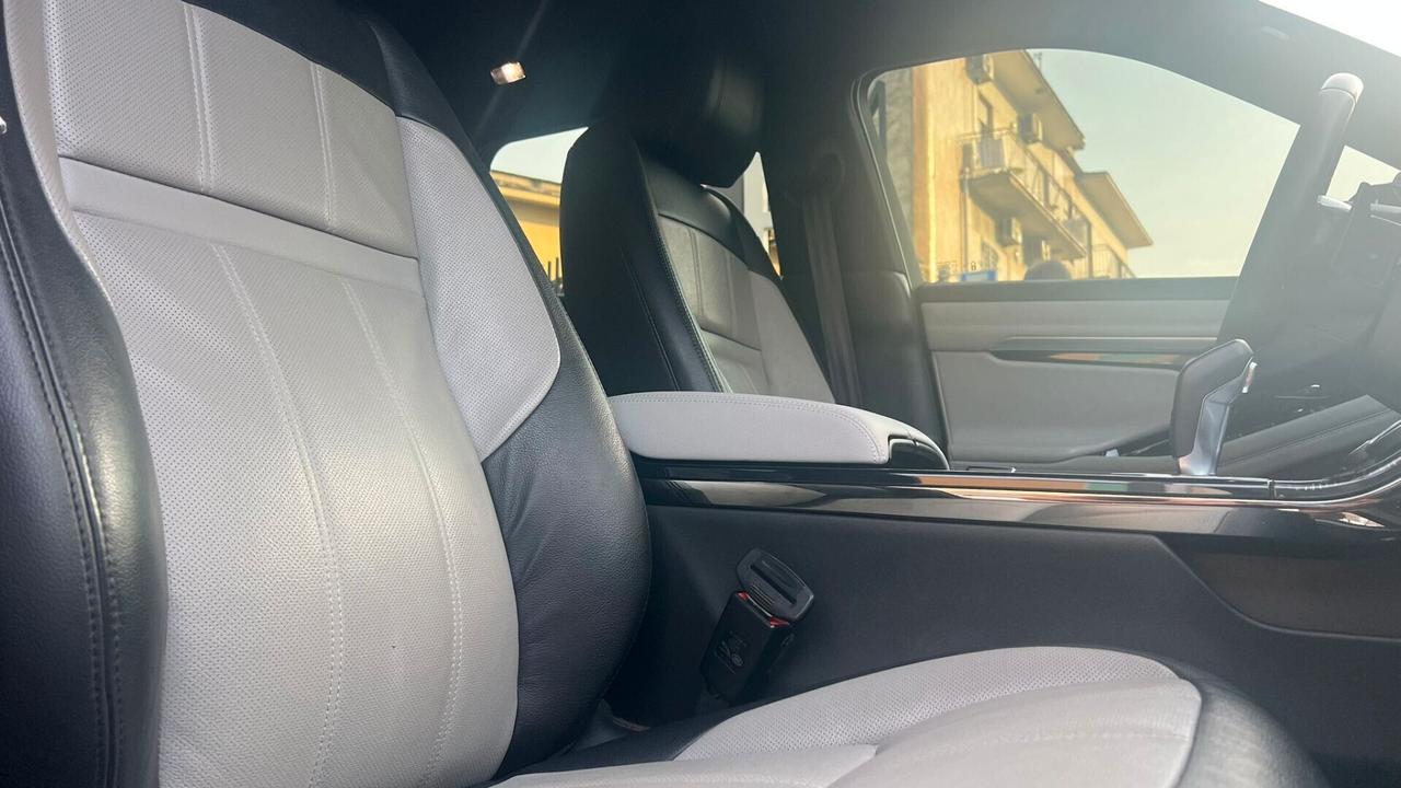 Land Rover Range Evoque 2.0D I4 180 CV AWD Auto R-Dynamic SE