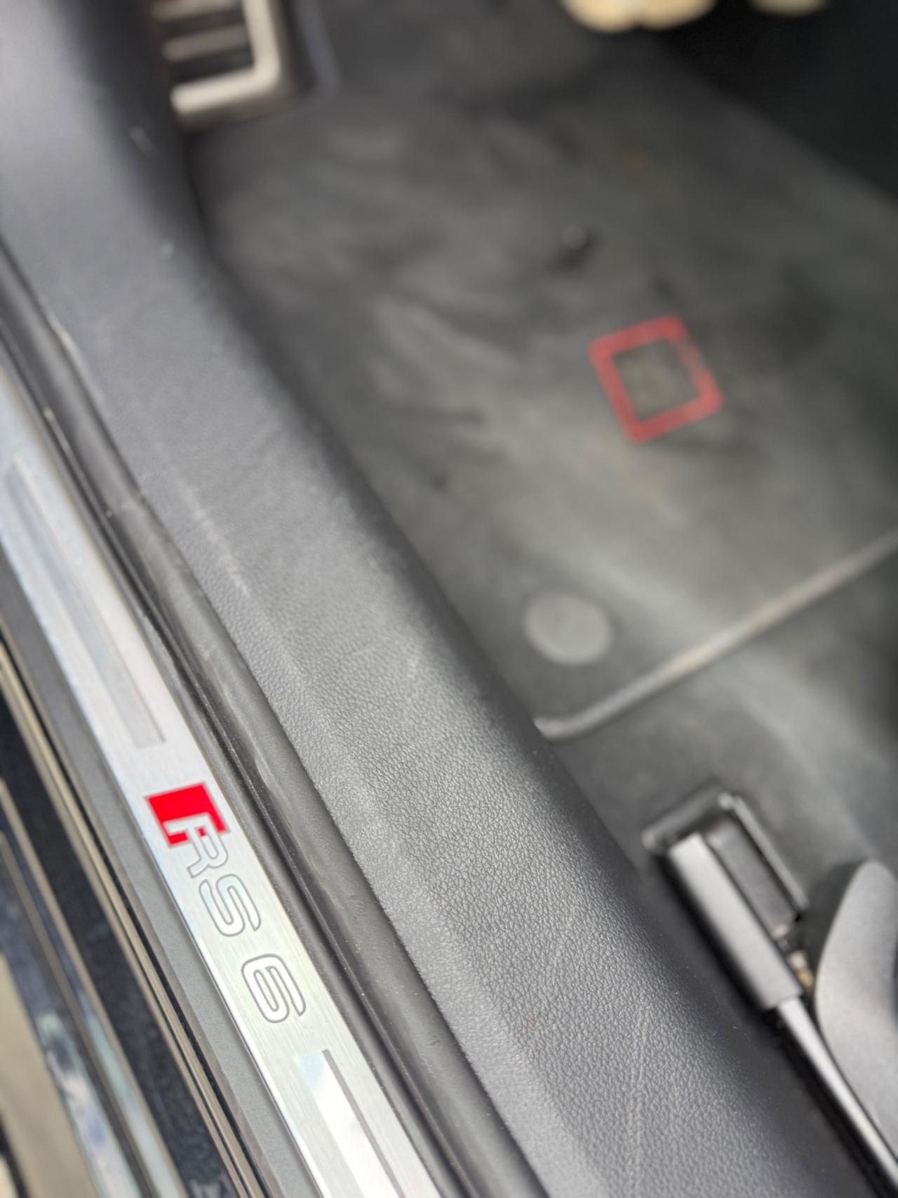 Audi RS6 R Avant 4.0 TFSI V8 quattro tiptronic Performance