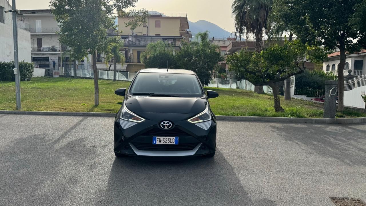 Toyota Aygo Connect 1.0 VVT-i 72 CV 5 porte x-cool MMT