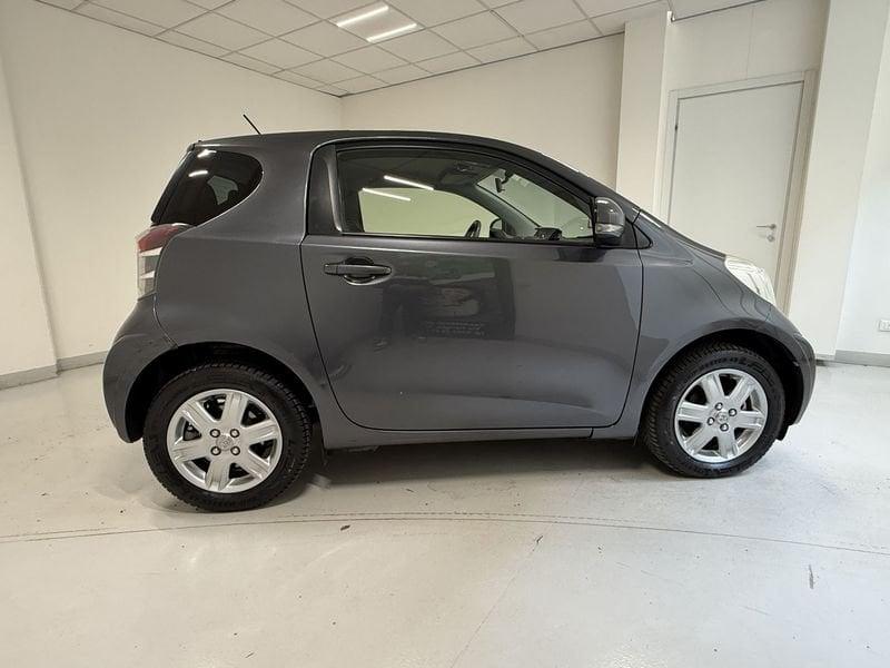 Toyota iQ iQ 1.0 Lounge (high) CVT