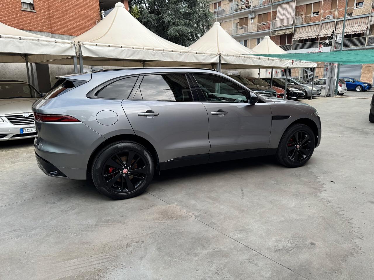 Jaguar F-Pace 2.0 D 204 CV AWD aut. R-Dynamic Black