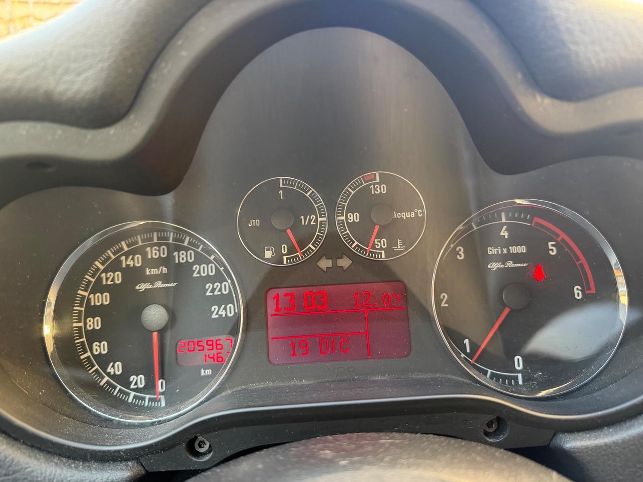 Alfa Romeo 147 1.9 JTD M-JET 16V 5 porte Black Line