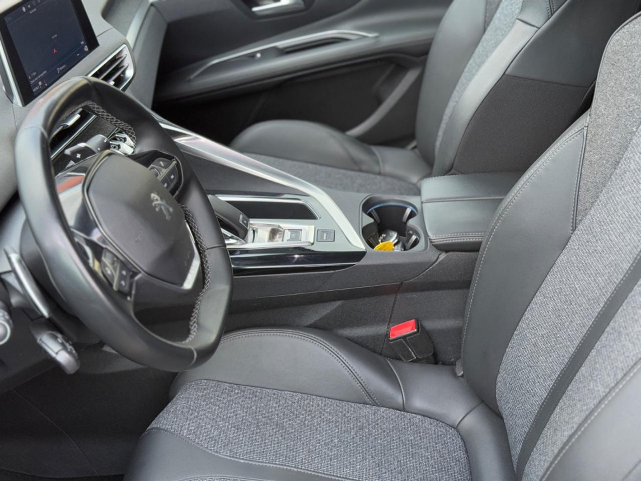 Peugeot 3008 1.5 Allure NAVI, RETROCAMERA, EURO 6!