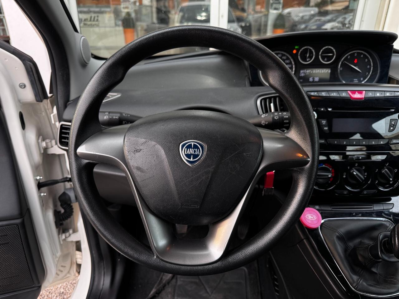 Lancia Ypsilon 0.9 TwinAir 85 CV 5 porte Metano Ecochic Elefantino