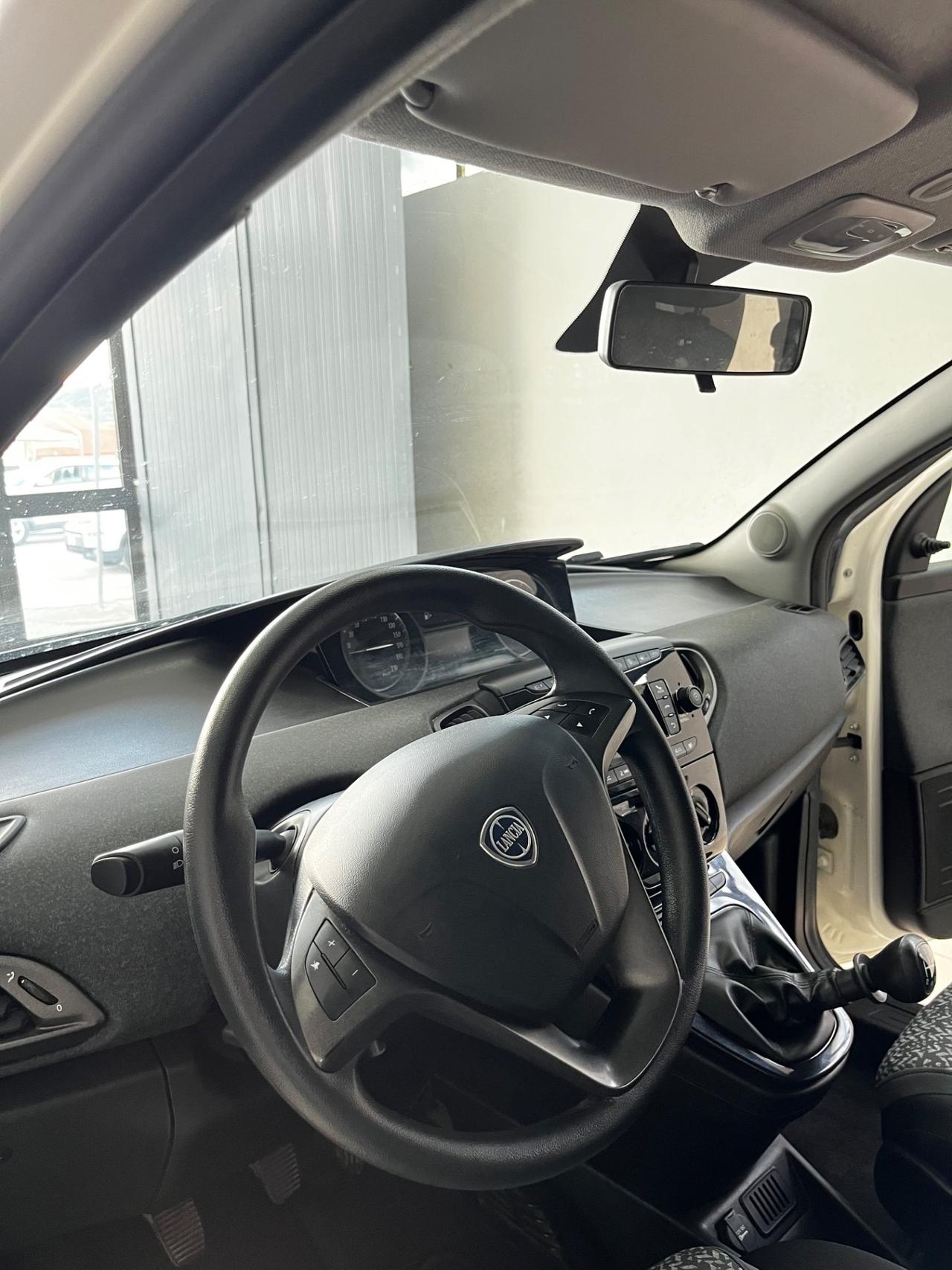 LANCIA YPSILON 1.0 FireFly 5 porte S&S Hybrid Ecochic Silver
