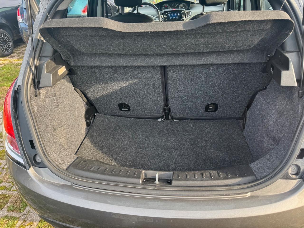 Lancia Ypsilon 1.0 FireFly 5 porte S&S Hybrid Ecochic Gold