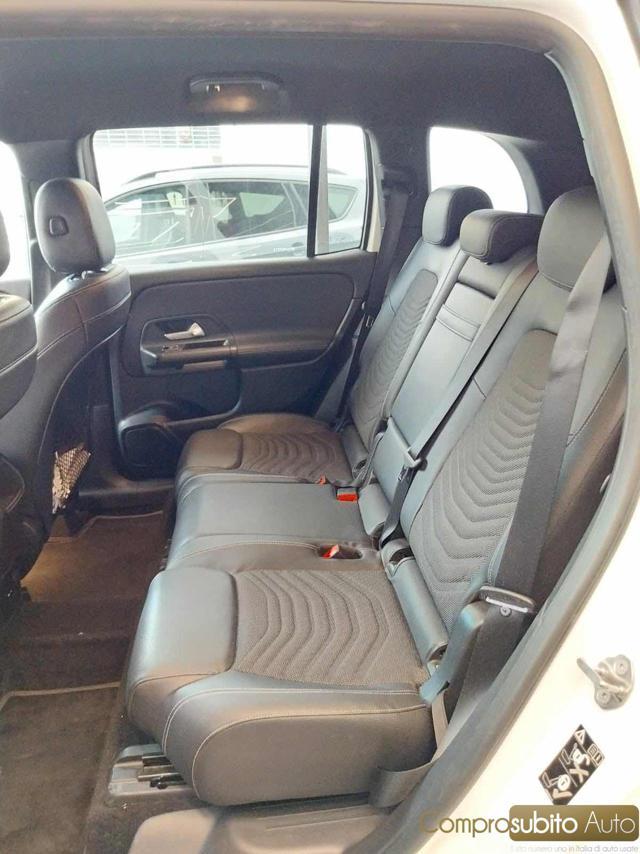MERCEDES-BENZ GLB 180 D Automatic Premium