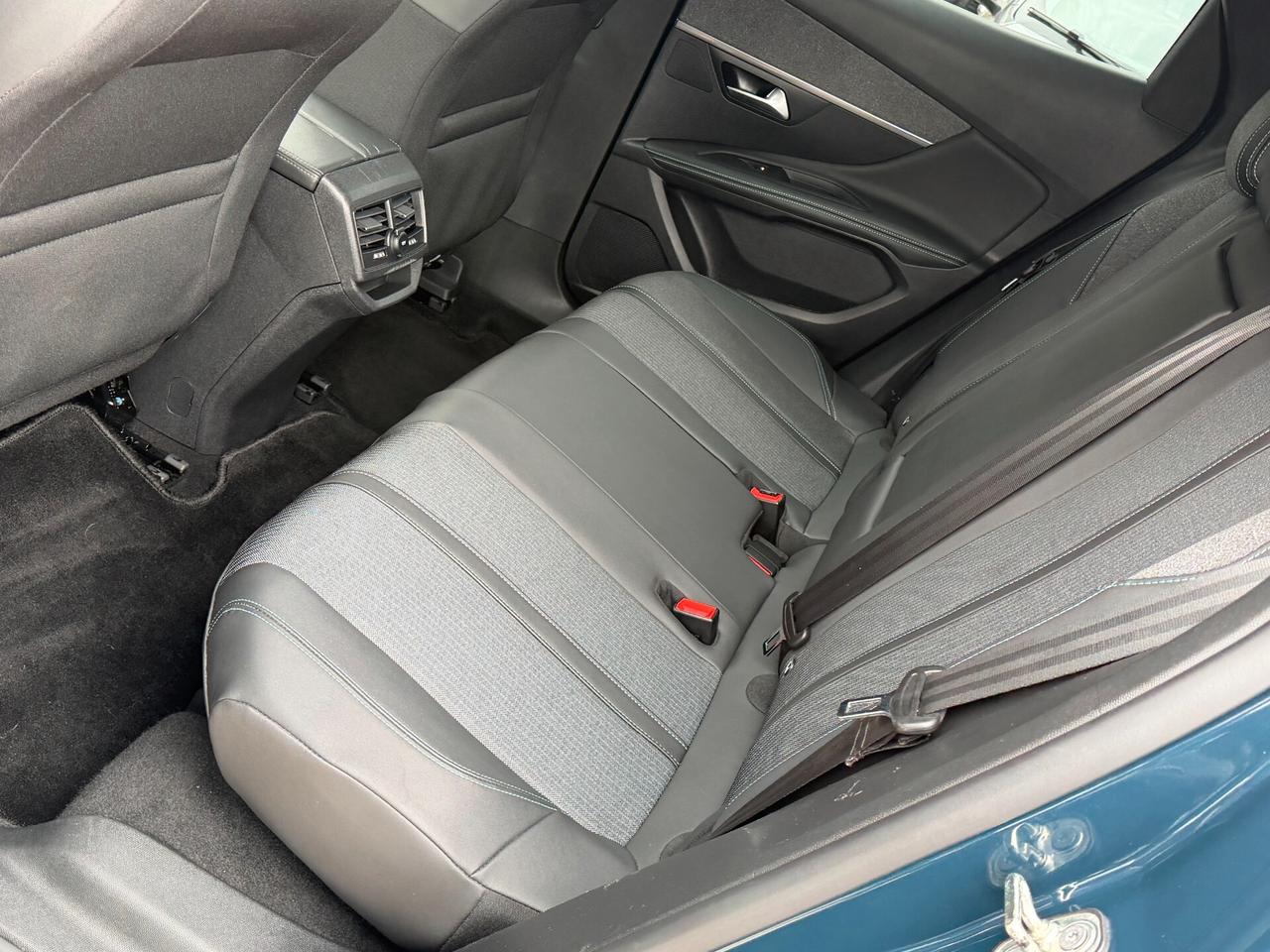 Peugeot 3008 1.5 BLUEHDI 130 cv. Eat8 ALLURE PACK (Nav)