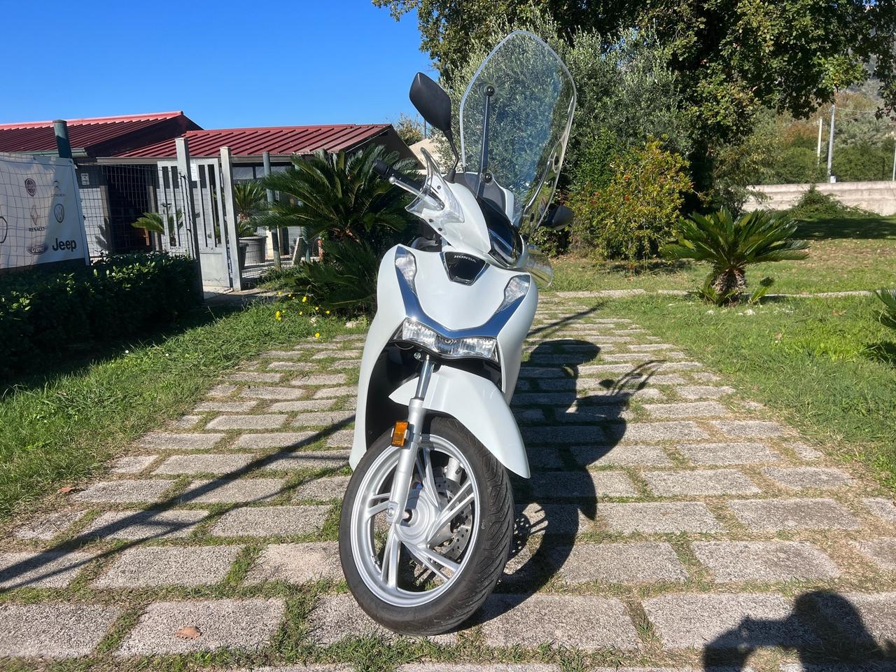 Honda SH 150i-2023"SOLO 800KM"