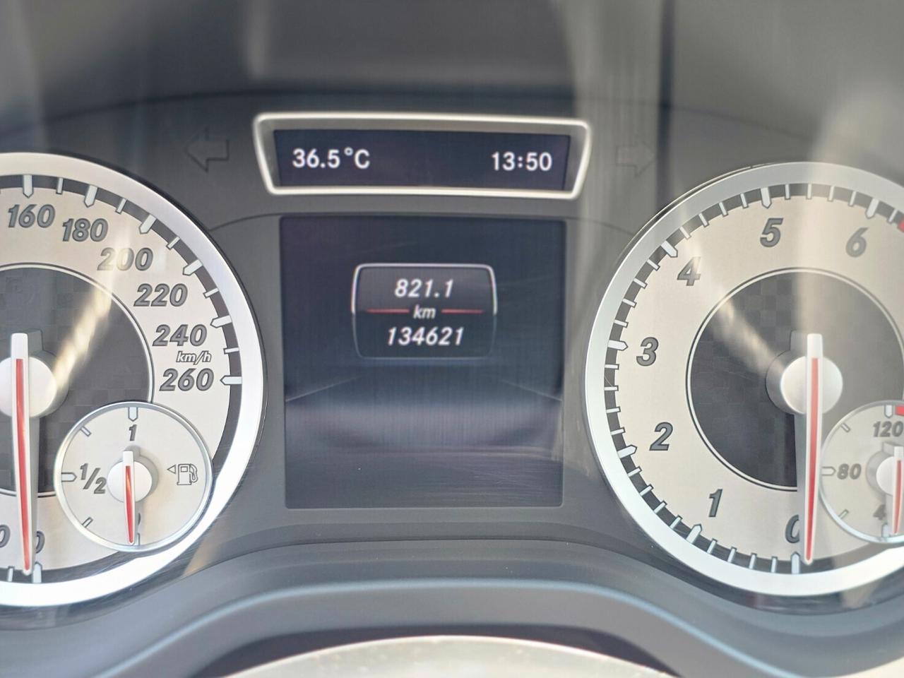 MERCEDES CLASSE A180 PREMIUM AMG 130MILA KM - 2014