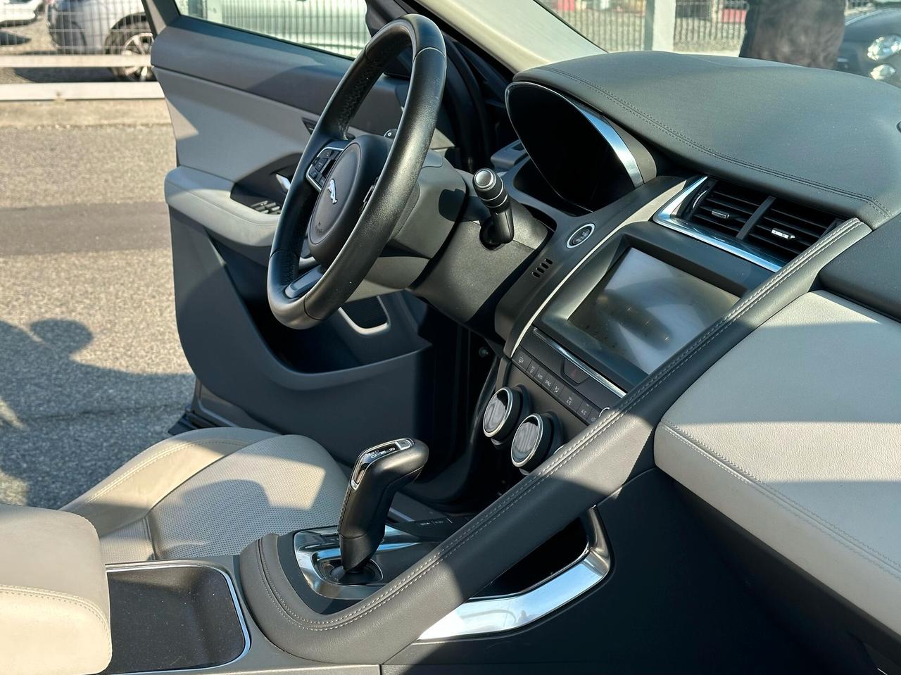 Jaguar E-Pace 2.0 AWD aut. R-Dynamic SE ** PROMO **