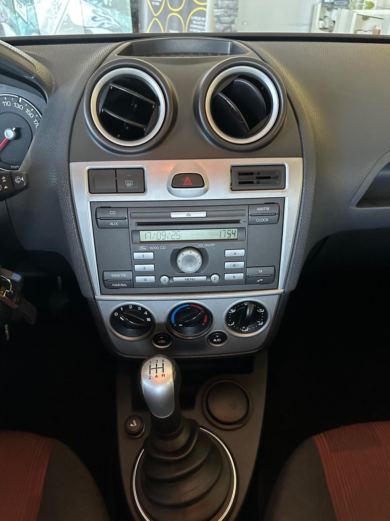 Ford Fiesta 1.2benz. 98.000km