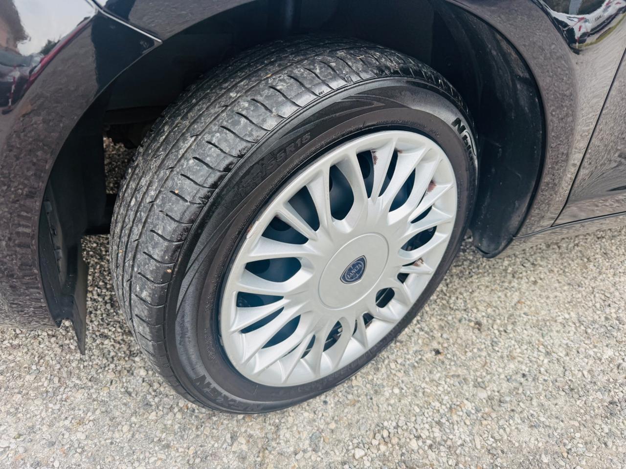 Lancia Ypsilon 1.2 69 CV 5 porte GPL Ecochic Gold