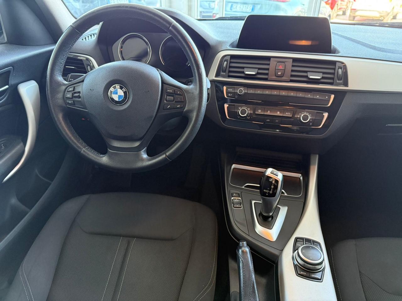 Bmw 118 118d 5p. Advantage