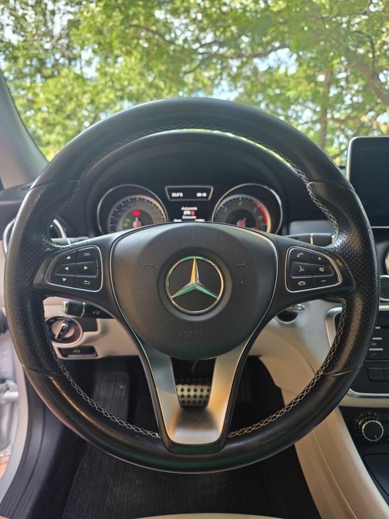 Mercedes-benz CLA 200 d S.W. 4Matic Automatic Premium Dark Night