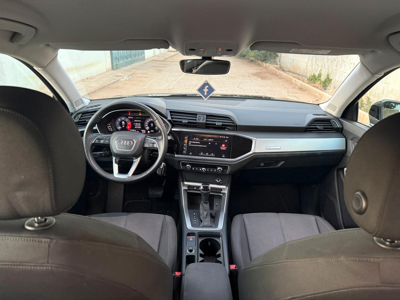 Audi Q3 S tronic Business