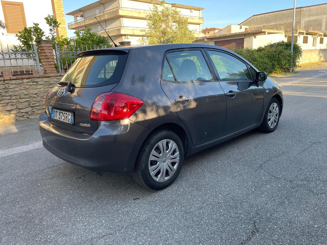 Toyota Auris 1.4 D-4D 5 porte - adatta per neopatentati