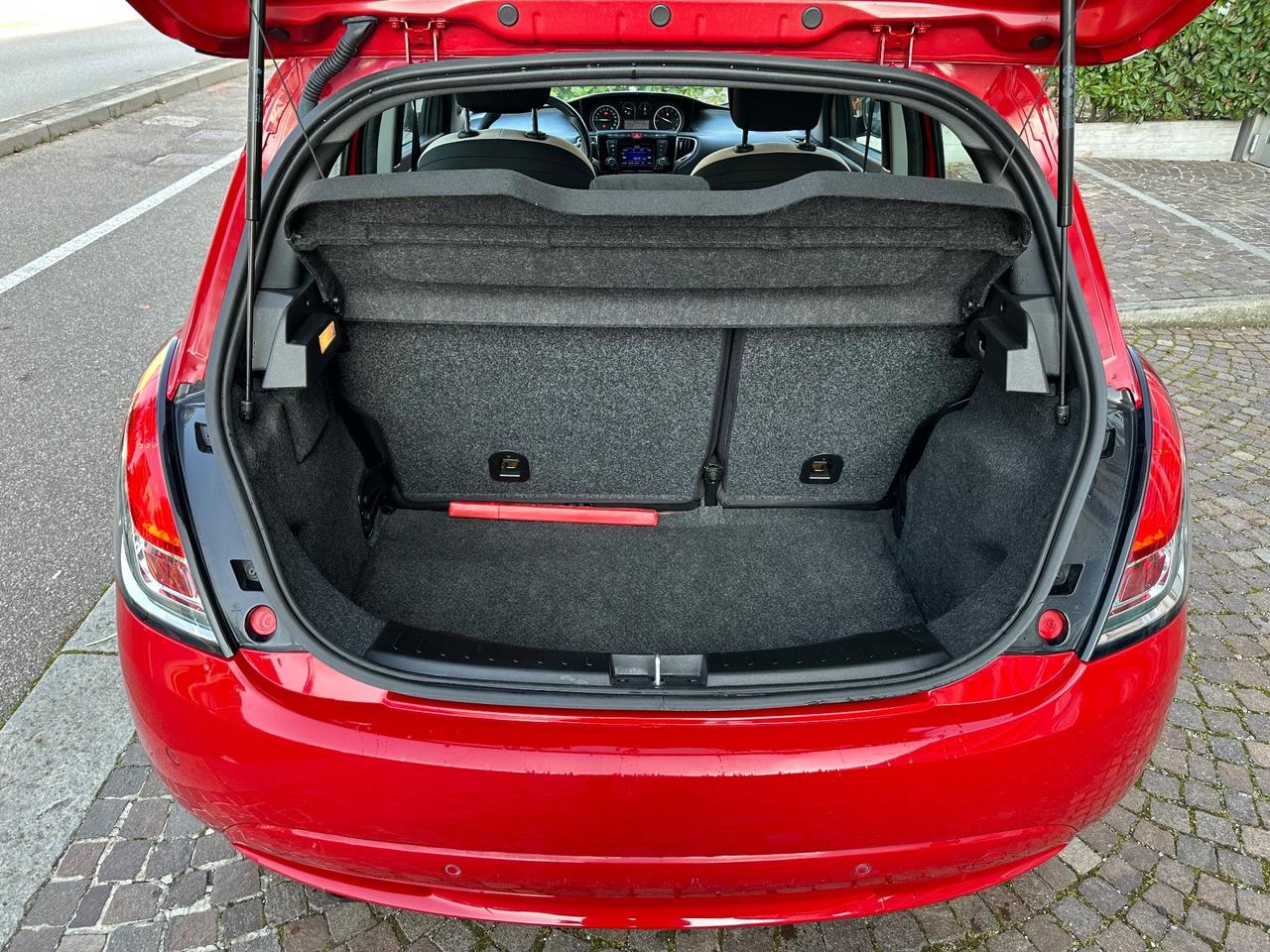 Lancia Ypsilon 1.2 69 CV 5 porte Platinum