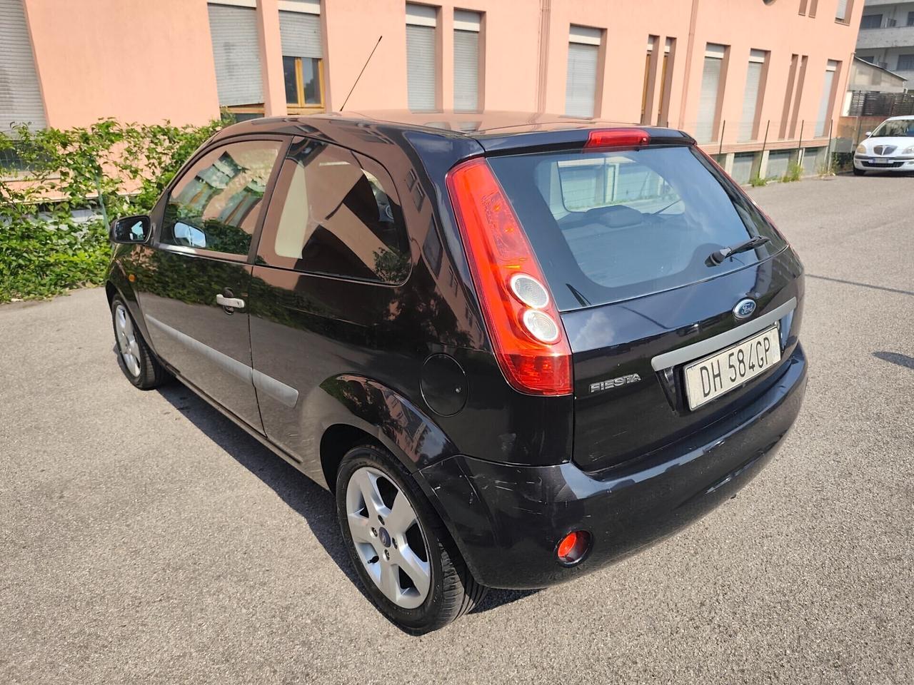 Ford Fiesta 1.2 Benz euro 4 neopatentati