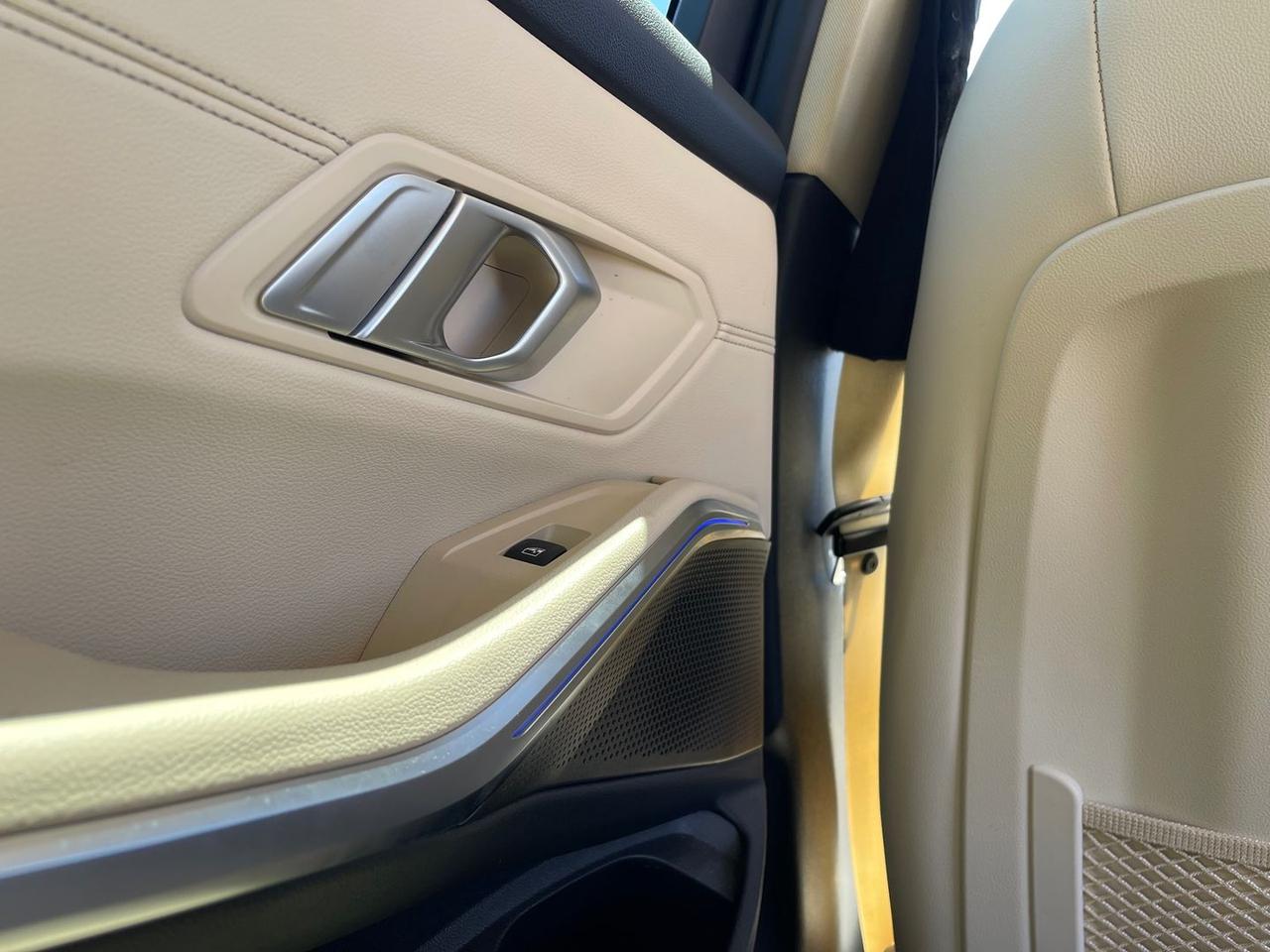 Bmw 320 i Luxury #11281