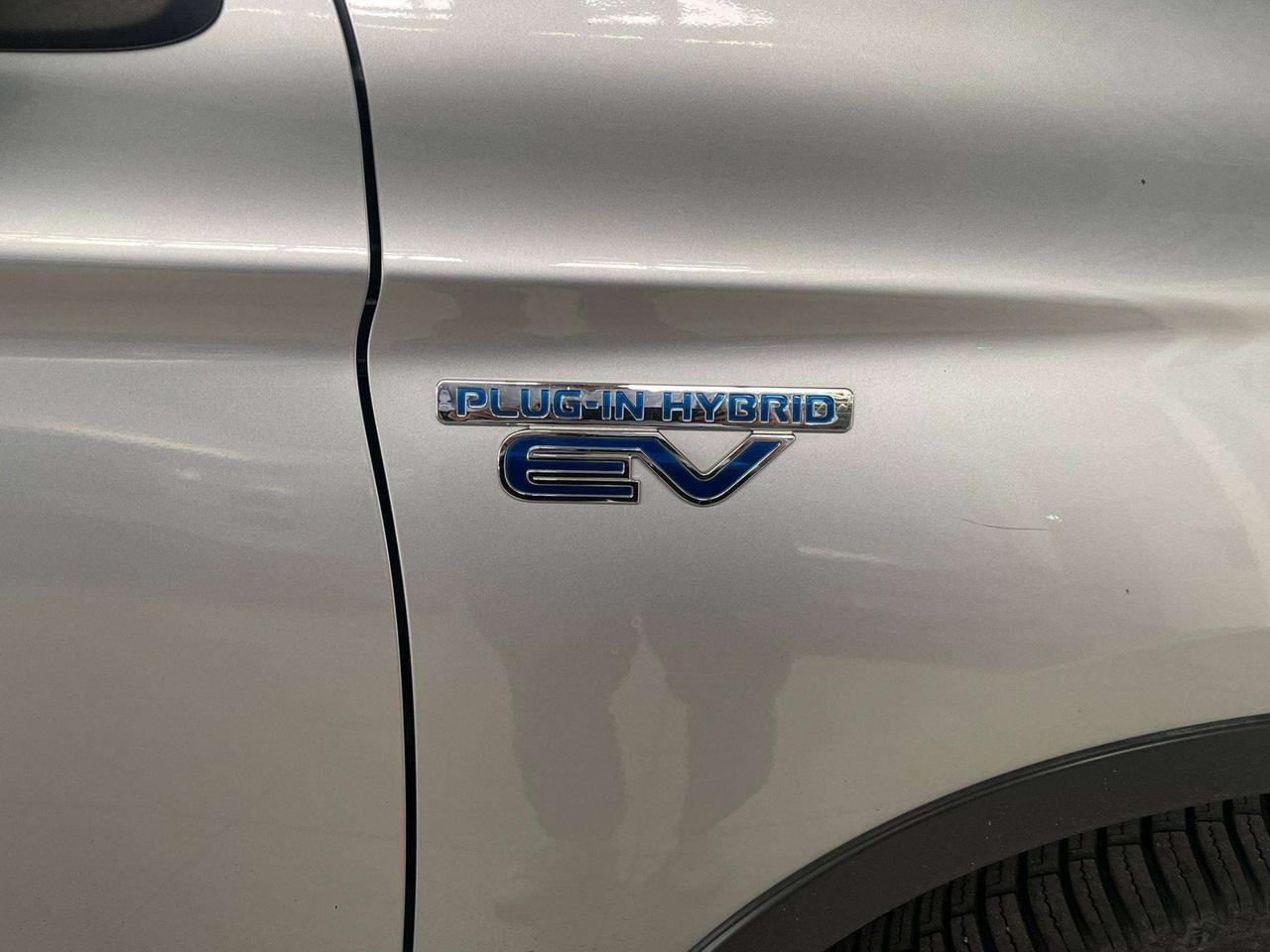 Mitsubishi Outlander plug in 2.0 204CV 4wd