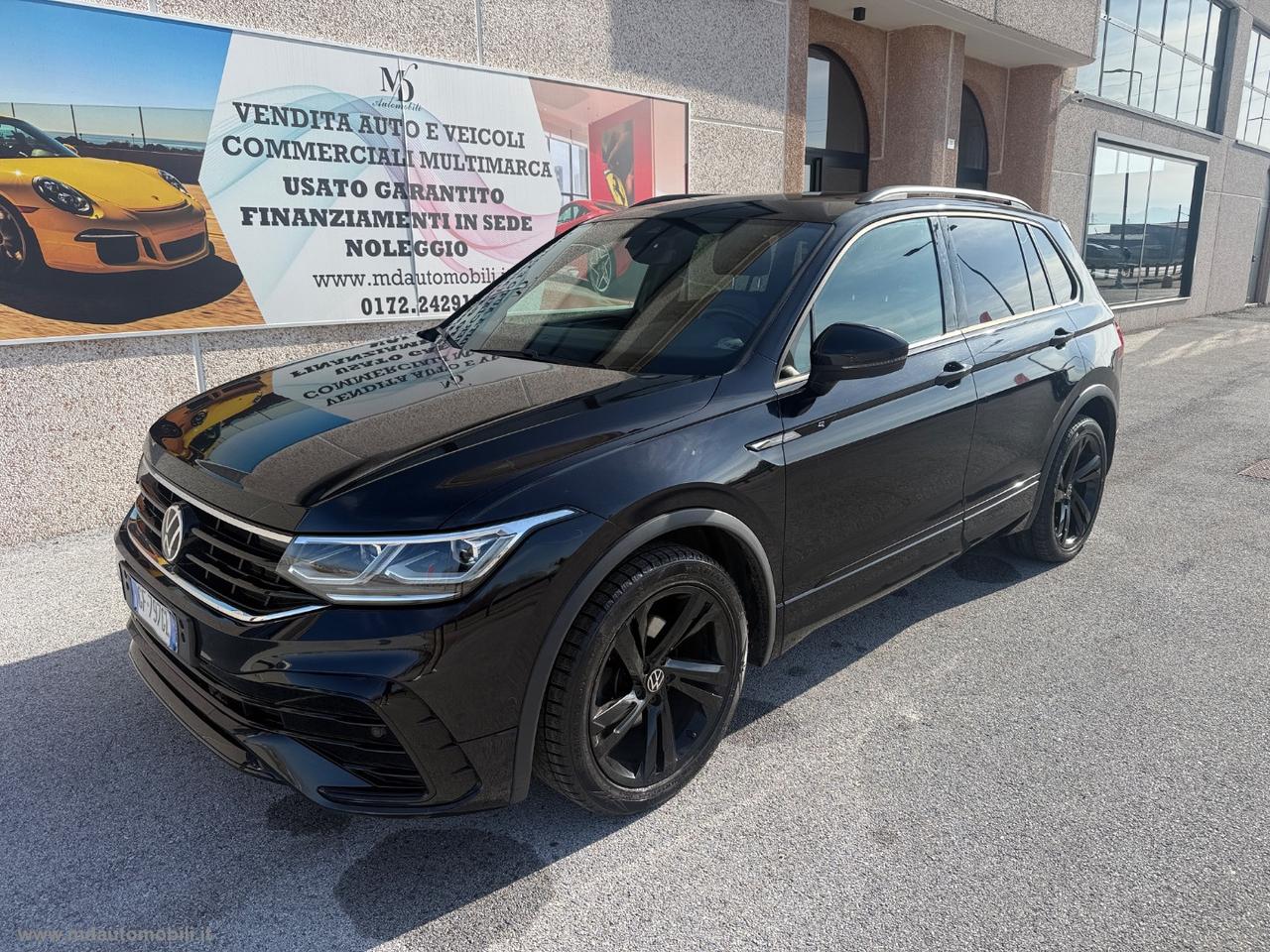 VOLKSWAGEN Tiguan 2.0 TDI 150CV SCR DSG R-Line FULL BLACK NUOVO MODELLO