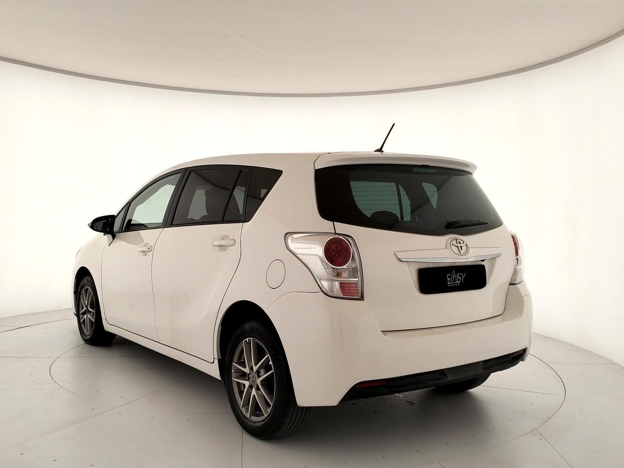 Toyota Verso 1.6 D-4D - 7 POSTI