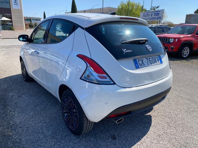 LANCIA Ypsilon 1.0 FireFly 5 porte S&S Hybrid Alberta Ferretti